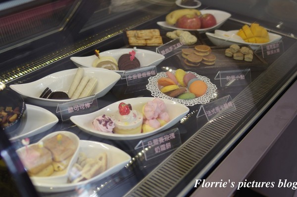 IOU Cafe：口碑券美食之旅~IOU CAFÉ手作冰淇淋店~粉嫩色調的手作冰淇店