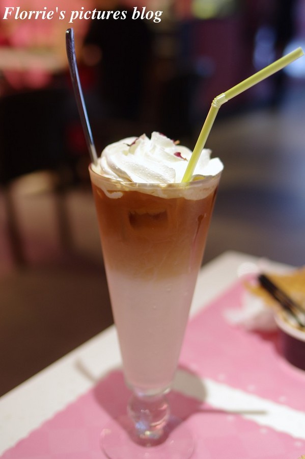 IOU Cafe：口碑券美食之旅~IOU CAFÉ手作冰淇淋店~粉嫩色調的手作冰淇店