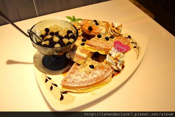 IOU Cafe:♥東門永康IOU鐵觀音珍珠 草莓拿破崙