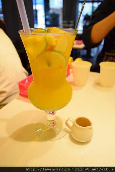 IOU Cafe:♥東門永康IOU鐵觀音珍珠 草莓拿破崙