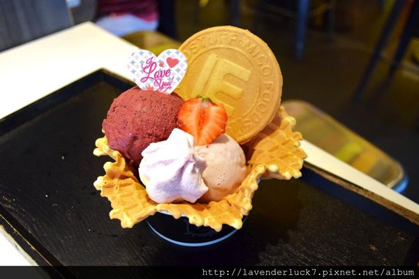 IOU Cafe:♥東門永康IOU鐵觀音珍珠 草莓拿破崙