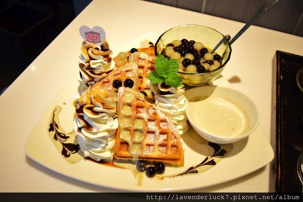 IOU Cafe:♥東門永康IOU鐵觀音珍珠 草莓拿破崙