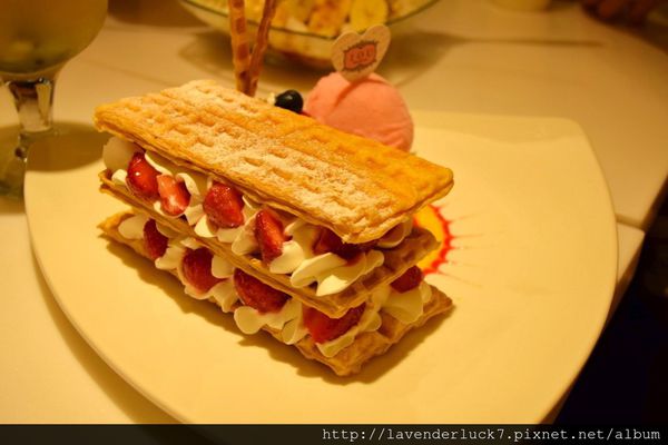 IOU Cafe:♥東門永康IOU鐵觀音珍珠 草莓拿破崙