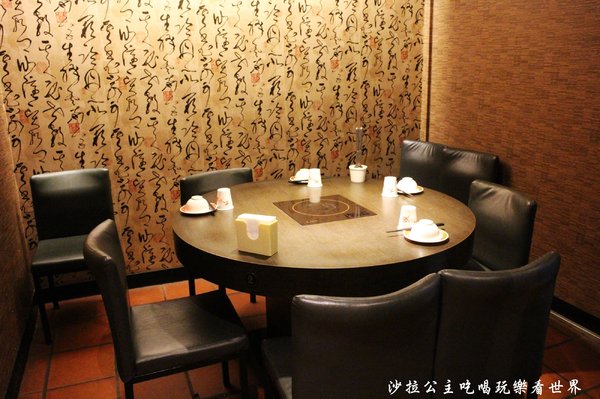 太和殿鴛鴦麻辣火鍋(台北總店):郭富城來台必吃『太和殿鴛鴦麻辣火鍋』捷運信義安和站/信義區麻辣鍋/宵夜