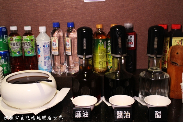 太和殿鴛鴦麻辣火鍋(台北總店):郭富城來台必吃『太和殿鴛鴦麻辣火鍋』捷運信義安和站/信義區麻辣鍋/宵夜