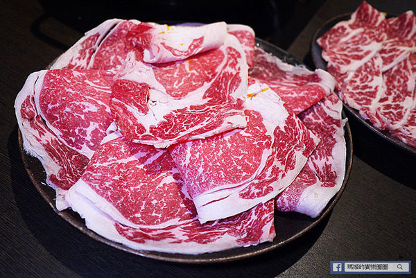 太和殿鴛鴦麻辣火鍋(台北總店):◆台北信義。捷運信義安和【太和殿麻辣火鍋—台北總店】港星藝人最愛麻辣鍋店。鴨血鍋底真的好好吃哦!