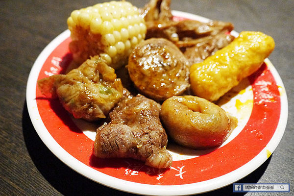 太和殿鴛鴦麻辣火鍋(台北總店):◆台北信義。捷運信義安和【太和殿麻辣火鍋—台北總店】港星藝人最愛麻辣鍋店。鴨血鍋底真的好好吃哦!