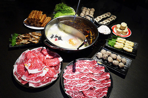 太和殿鴛鴦麻辣火鍋(台北總店):◆台北信義。捷運信義安和【太和殿麻辣火鍋—台北總店】港星藝人最愛麻辣鍋店。鴨血鍋底真的好好吃哦!