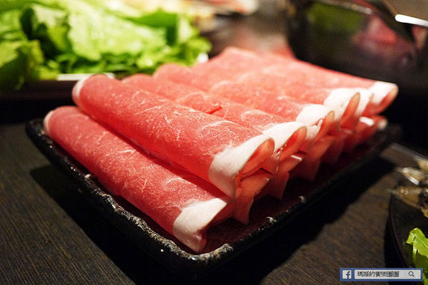 太和殿鴛鴦麻辣火鍋(台北總店):◆台北信義。捷運信義安和【太和殿麻辣火鍋—台北總店】港星藝人最愛麻辣鍋店。鴨血鍋底真的好好吃哦!