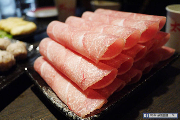 太和殿鴛鴦麻辣火鍋(台北總店):◆台北信義。捷運信義安和【太和殿麻辣火鍋—台北總店】港星藝人最愛麻辣鍋店。鴨血鍋底真的好好吃哦!