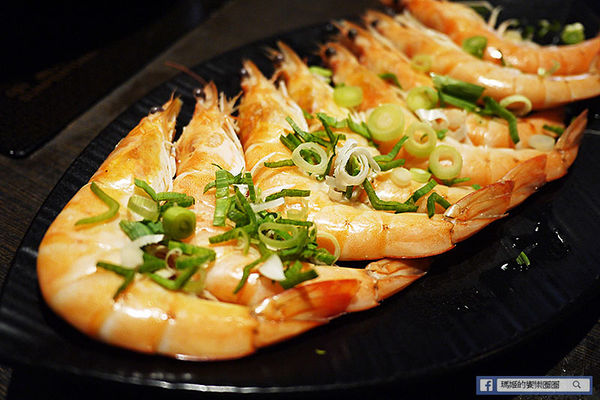 太和殿鴛鴦麻辣火鍋(台北總店):◆台北信義。捷運信義安和【太和殿麻辣火鍋—台北總店】港星藝人最愛麻辣鍋店。鴨血鍋底真的好好吃哦!