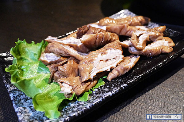 太和殿鴛鴦麻辣火鍋(台北總店):◆台北信義。捷運信義安和【太和殿麻辣火鍋—台北總店】港星藝人最愛麻辣鍋店。鴨血鍋底真的好好吃哦!