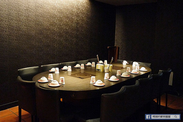 太和殿鴛鴦麻辣火鍋(台北總店):◆台北信義。捷運信義安和【太和殿麻辣火鍋—台北總店】港星藝人最愛麻辣鍋店。鴨血鍋底真的好好吃哦!