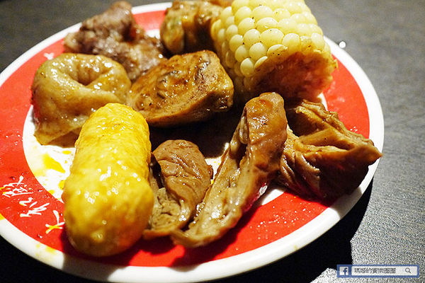 太和殿鴛鴦麻辣火鍋(台北總店):◆台北信義。捷運信義安和【太和殿麻辣火鍋—台北總店】港星藝人最愛麻辣鍋店。鴨血鍋底真的好好吃哦!