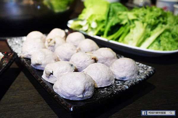 太和殿鴛鴦麻辣火鍋(台北總店):◆台北信義。捷運信義安和【太和殿麻辣火鍋—台北總店】港星藝人最愛麻辣鍋店。鴨血鍋底真的好好吃哦!