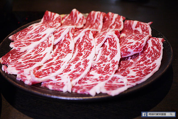 太和殿鴛鴦麻辣火鍋(台北總店):◆台北信義。捷運信義安和【太和殿麻辣火鍋—台北總店】港星藝人最愛麻辣鍋店。鴨血鍋底真的好好吃哦!