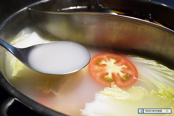 太和殿鴛鴦麻辣火鍋(台北總店):◆台北信義。捷運信義安和【太和殿麻辣火鍋—台北總店】港星藝人最愛麻辣鍋店。鴨血鍋底真的好好吃哦!