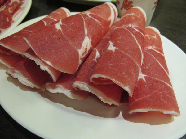 太和殿鴛鴦麻辣火鍋(台北總店):(胖樺食記)信義路上知名店家:太和殿鴛鴦麻辣火鍋。名過其實的單點式高價位火鍋店。