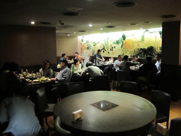 太和殿鴛鴦麻辣火鍋(台北總店):(胖樺食記)信義路上知名店家:太和殿鴛鴦麻辣火鍋。名過其實的單點式高價位火鍋店。