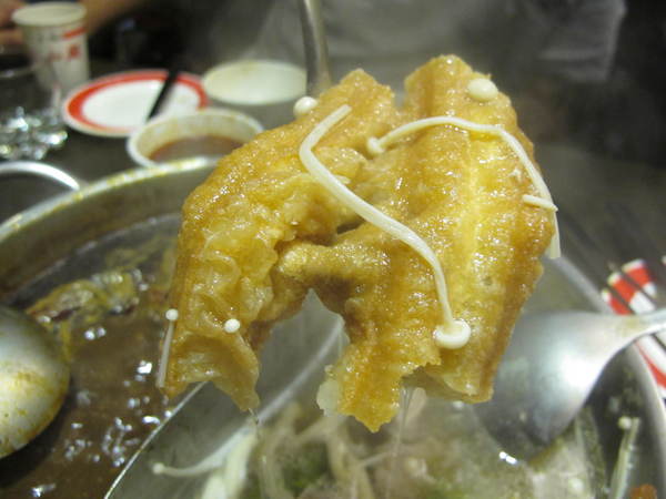 太和殿鴛鴦麻辣火鍋(台北總店):(胖樺食記)信義路上知名店家:太和殿鴛鴦麻辣火鍋。名過其實的單點式高價位火鍋店。