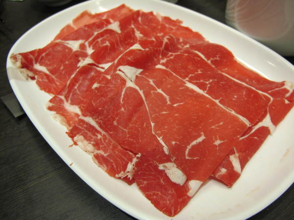 太和殿鴛鴦麻辣火鍋(台北總店):(胖樺食記)信義路上知名店家:太和殿鴛鴦麻辣火鍋。名過其實的單點式高價位火鍋店。