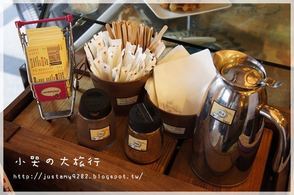 cama現烘咖啡專門店：[台中市。西區] 現烘咖啡專賣店居然也吃的到現烤鬆餅~ WoW實在太驚喜!!!