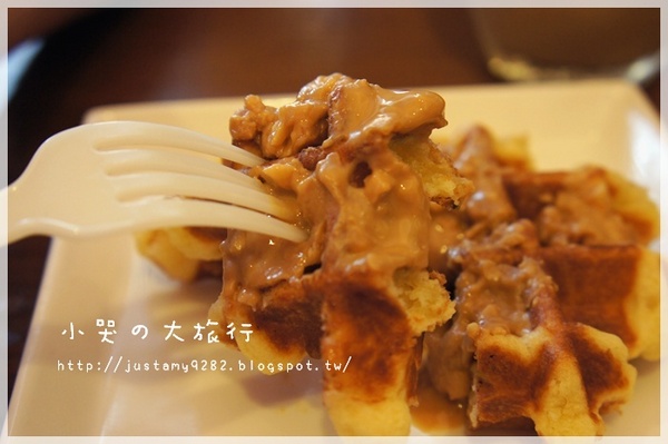 cama現烘咖啡專門店：[台中市。西區] 現烘咖啡專賣店居然也吃的到現烤鬆餅~ WoW實在太驚喜!!!