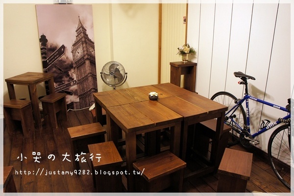 cama現烘咖啡專門店：[台中市。西區] 現烘咖啡專賣店居然也吃的到現烤鬆餅~ WoW實在太驚喜!!!