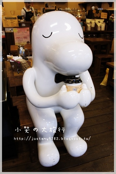 cama現烘咖啡專門店：[台中市。西區] 現烘咖啡專賣店居然也吃的到現烤鬆餅~ WoW實在太驚喜!!!