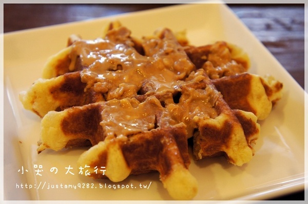 cama現烘咖啡專門店：[台中市。西區] 現烘咖啡專賣店居然也吃的到現烤鬆餅~ WoW實在太驚喜!!!