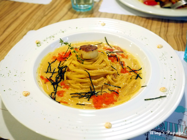 巷左轉：向左轉發現溫馨可愛小店。板橋「巷左轉」