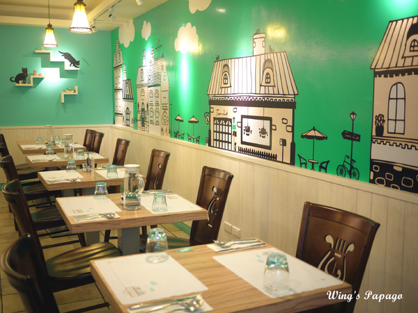 巷左轉：向左轉發現溫馨可愛小店。板橋「巷左轉」