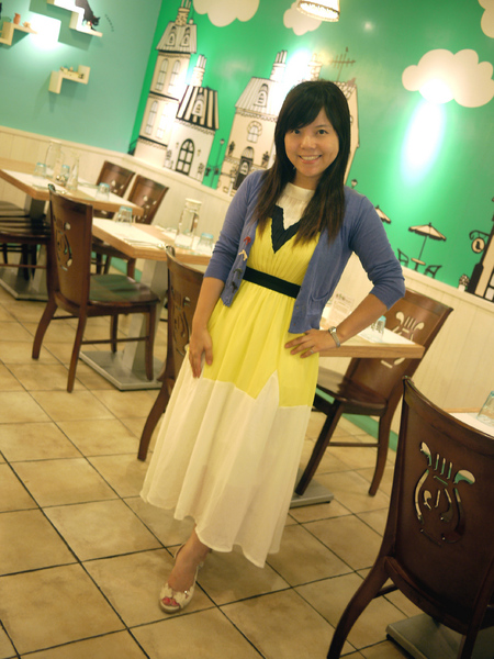 巷左轉：向左轉發現溫馨可愛小店。板橋「巷左轉」