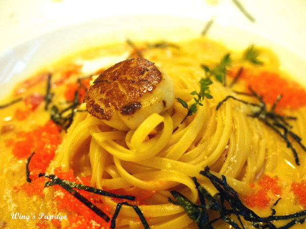 巷左轉：向左轉發現溫馨可愛小店。板橋「巷左轉」