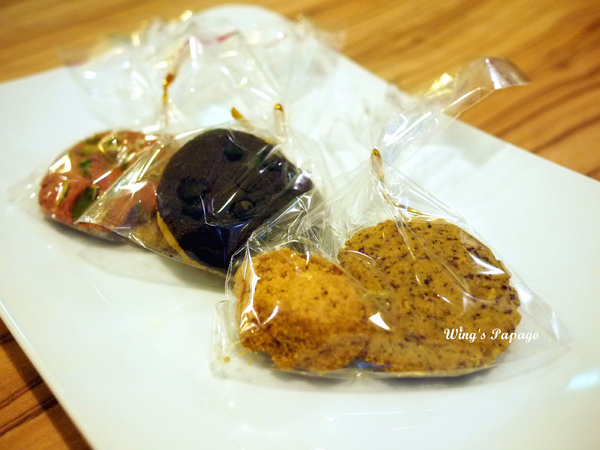 巷左轉：向左轉發現溫馨可愛小店。板橋「巷左轉」