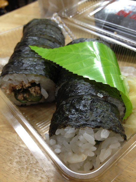阿婆壽司:分量好多且便宜的~~壽司~~