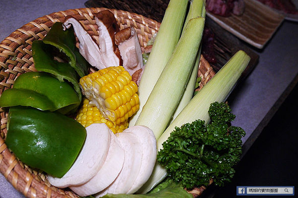 火之舞蓁品燒(忠孝店):◆台北東區。捷運忠孝敦化【火之舞蓁品燒和牛放題】忠孝敦化吃到飽。東區燒烤吃到飽。和牛吃到飽。吃到飽餐廳