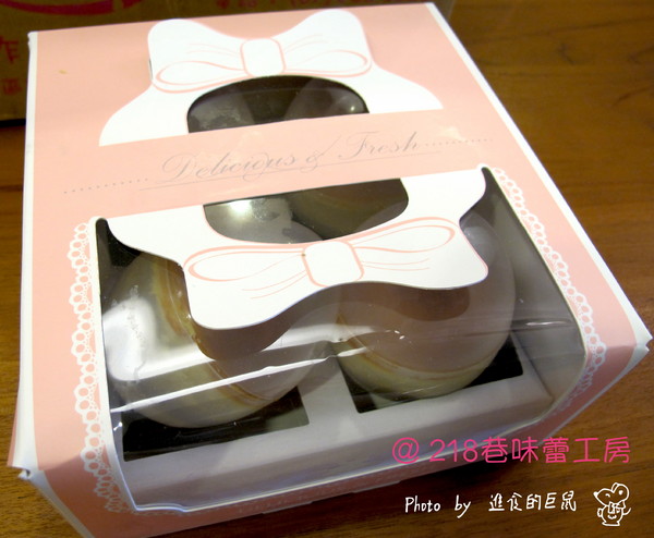 218巷味蕾工房手做西點蛋糕：（全台。宅配美食）『218巷味蕾工房』讓你吃到旗山在地香蕉甜點。（旗山香蕉捲）可可蛋糕和香蕉交織出迷人水果風味。（旗山巨蛋）軟綿蛋糕＆紅茶慕斯＆布丁 給你多重享受。