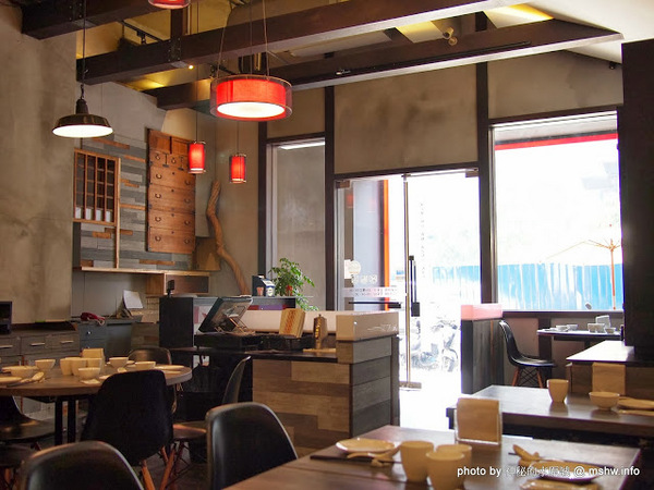 寶達港式餐廳：【食記】台中西屯-寶達港式餐廳 : 燒賣跟冰火波蘿包不錯…但喝的就不推了…