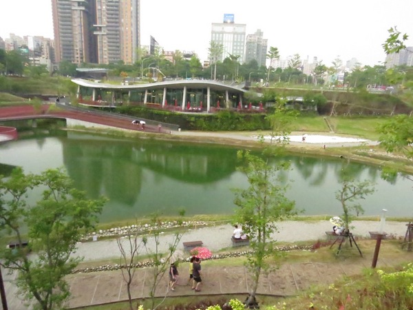 幸福小水舞:來秋紅谷邂逅幸福小水舞【台中/幸福小水舞】