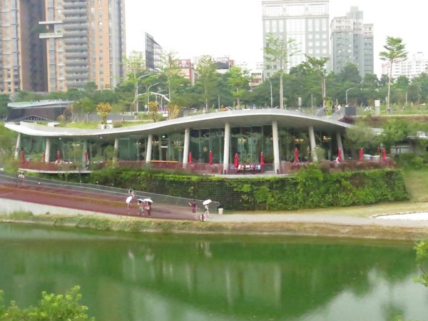 幸福小水舞:來秋紅谷邂逅幸福小水舞【台中/幸福小水舞】