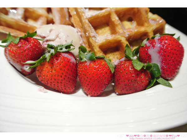 Dayan Café達洋咖啡館:【食記】oO。。台北 達洋小餐館、達洋咖啡館(Dayan Cafe) 又是一家超萌又讓少女們愛到破錶的貓咪咖啡店!。o○。