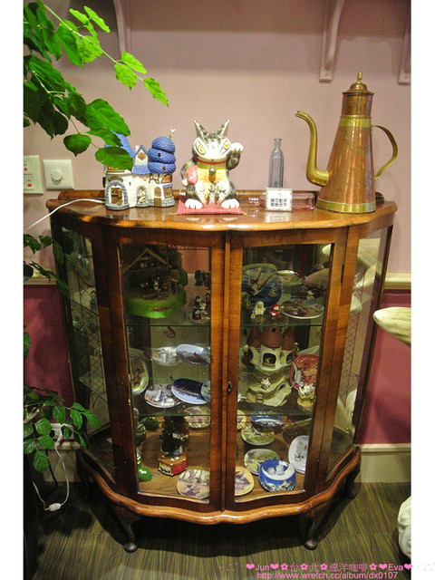 Dayan Café達洋咖啡館:【食記】oO。。台北 達洋小餐館、達洋咖啡館(Dayan Cafe) 又是一家超萌又讓少女們愛到破錶的貓咪咖啡店!。o○。