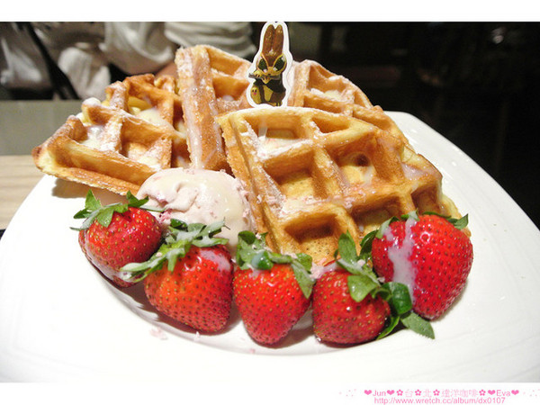 Dayan Café達洋咖啡館:【食記】oO。。台北 達洋小餐館、達洋咖啡館(Dayan Cafe) 又是一家超萌又讓少女們愛到破錶的貓咪咖啡店!。o○。