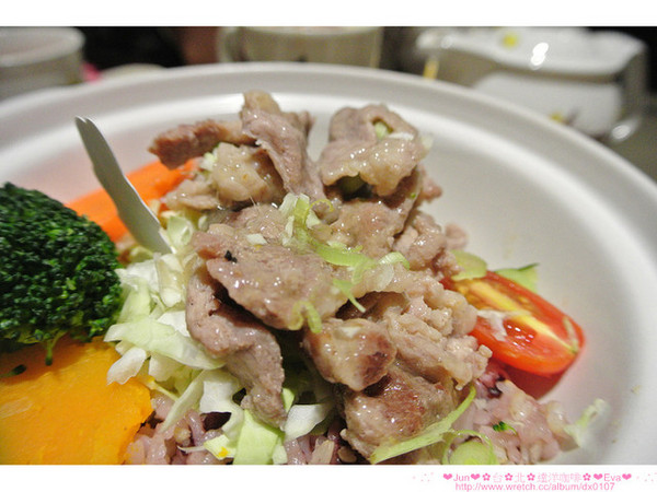 Dayan Café達洋咖啡館:【食記】oO。。台北 達洋小餐館、達洋咖啡館(Dayan Cafe) 又是一家超萌又讓少女們愛到破錶的貓咪咖啡店!。o○。