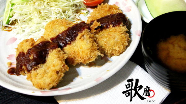 うたまろ Uta Maro 歌磨日本料理：【台南】噓！在台日本人常去的隱密小店●うたまろ歌磨日本料理●炸豬炸雞定食都敲好吃！