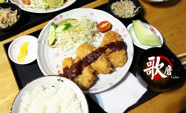 うたまろ Uta Maro 歌磨日本料理：【台南】噓！在台日本人常去的隱密小店●うたまろ歌磨日本料理●炸豬炸雞定食都敲好吃！