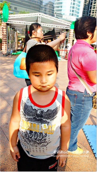 新北市市民廣場：【新北市/板橋】超大樂高疊疊樂~暑假小孩的聖地..千萬別錯過唷