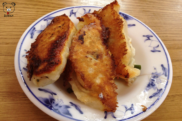 城隍早餐：宜蘭●市區-城隍早餐~香脆夠味的大煎餃&軟嫩Q的控肉飯~!!!