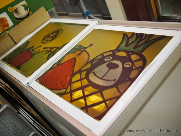 梨好天然飄浮鳳梨冰：【食記】台中梨好天然飄浮鳳梨冰@西區 : 果香濃郁,用料依舊…用湯匙吃的鳳梨冰!